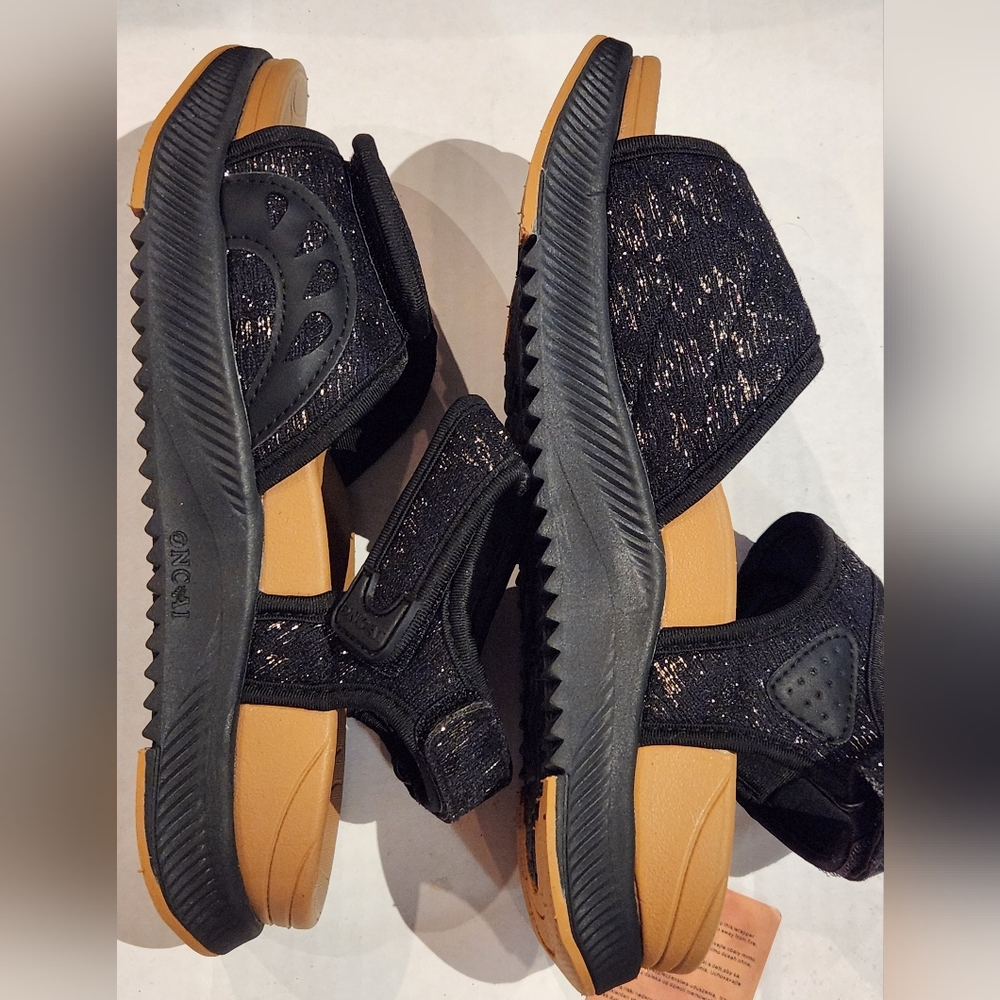Elegant Black Glitter Women's Sandals - Picture 10 of 16